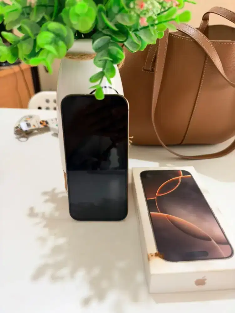 For Sale iphone 16 pro warna Desert Titanium 256gb ex iBox