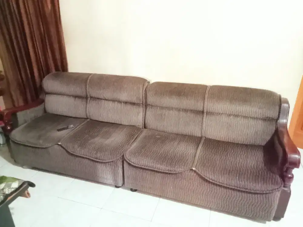 sofa ruang tamu