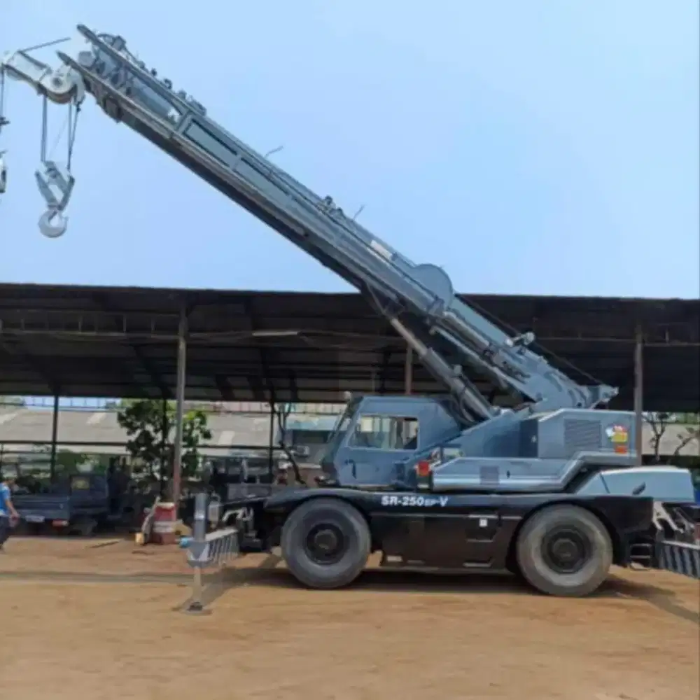 Raughterain crane kato KR25H-V2 tahun 2011