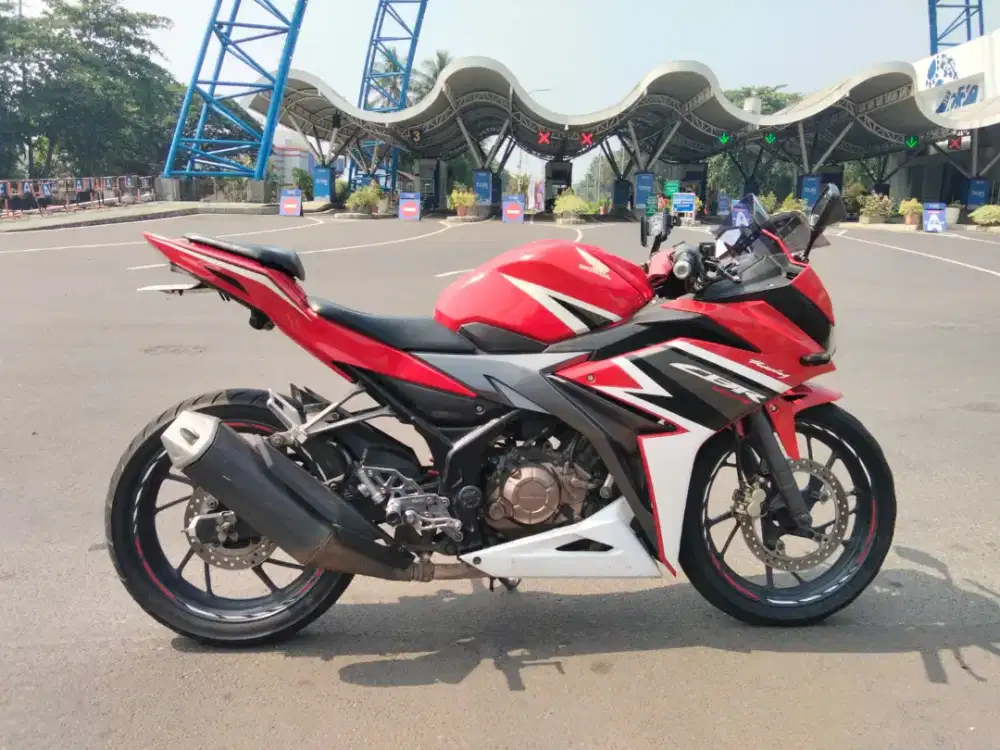 di jual cepat Honda CBR 150R facelift Thn 2018 Merah Tangan pertama