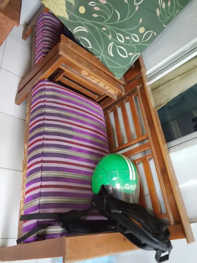 Dijual kursi kayu