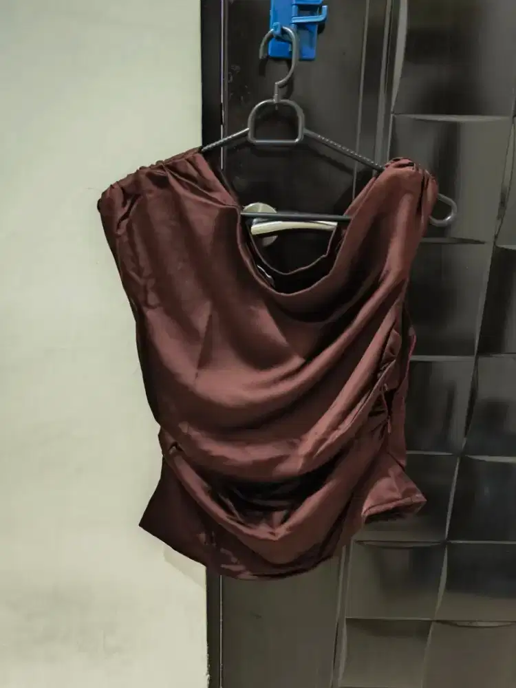 atasan maroon cantik bermerk size M