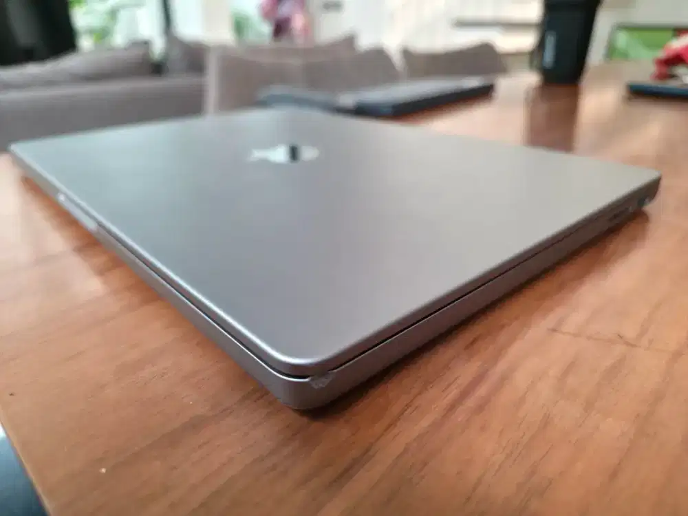 Macbook pro m3 8/512