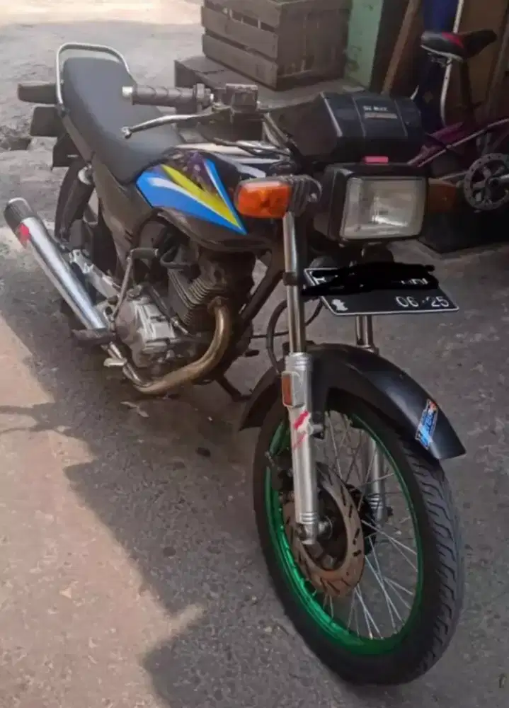 Di jual motor Honda GL MAX tahun 1995