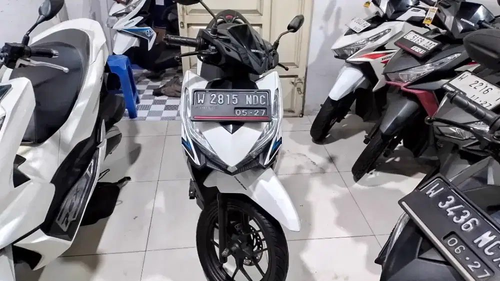 Vario Led old 2017 warna putih