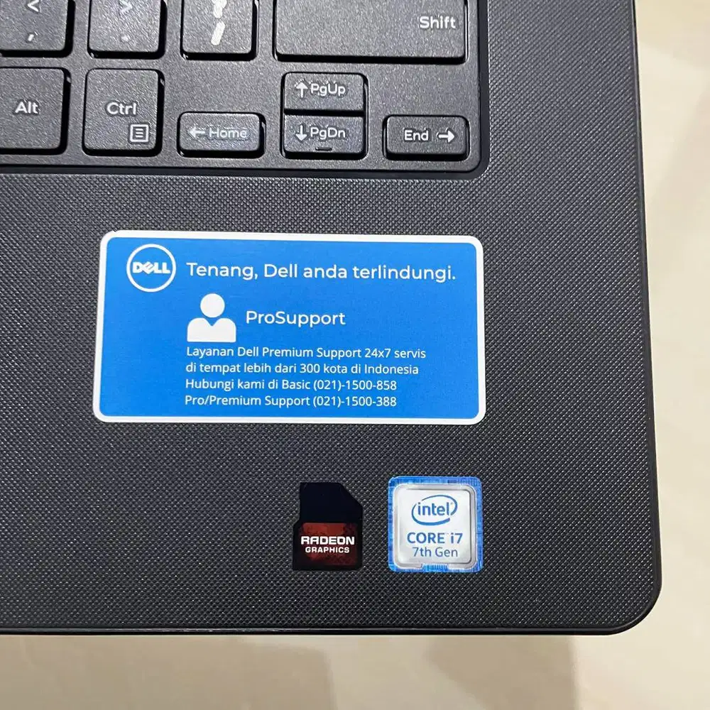 Laptop Core i7-7500U + AMD Radeon R7 2GB RAM 8GB SSD 256GB Mulus