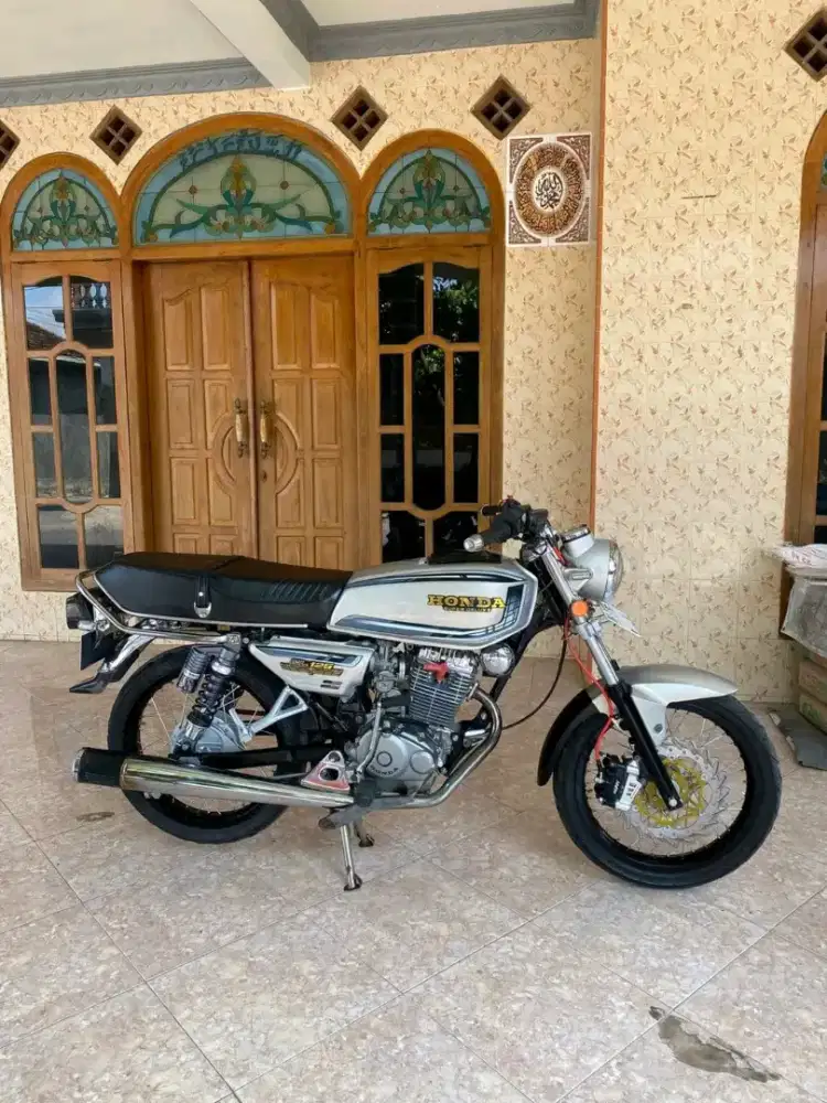 Honda Gl 100 tahun 1982 plat AE magetan