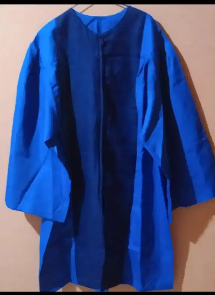 Toga Wisuda BSI