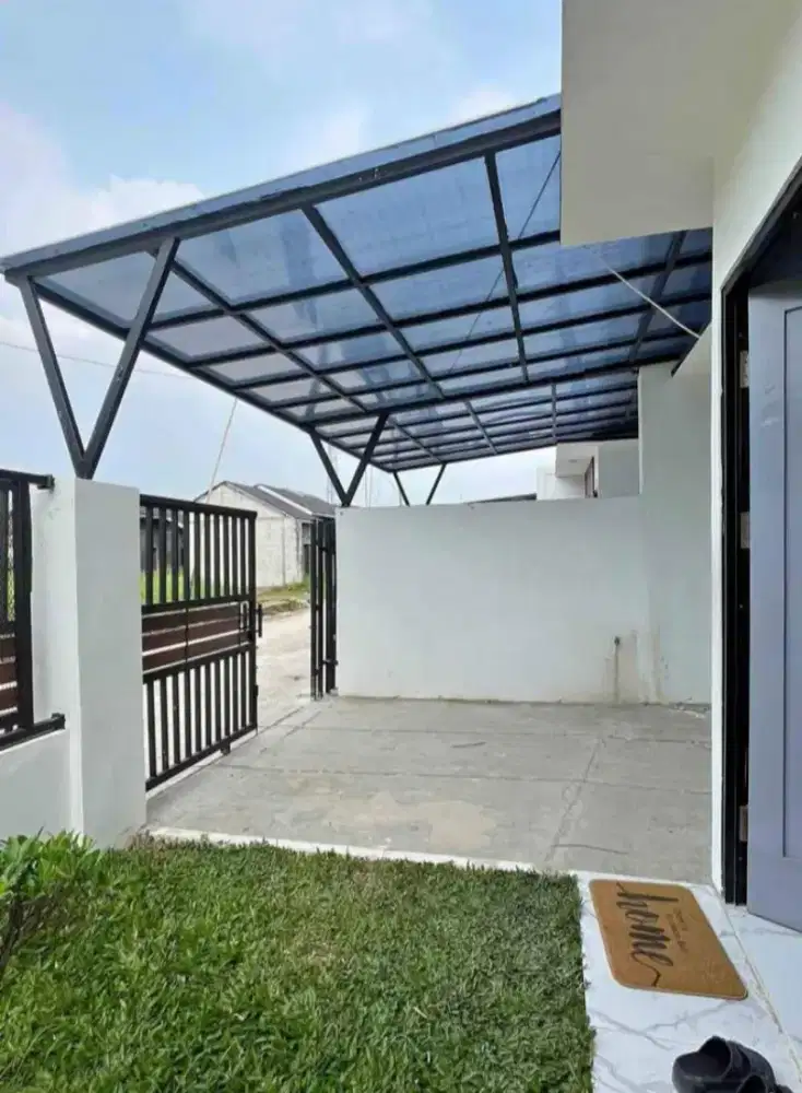 Pemasangan atap solarplat