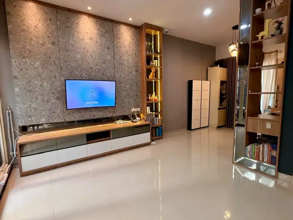 Rumah Mewah di Tanjung Bunga dekat ke Pantai Akkarena