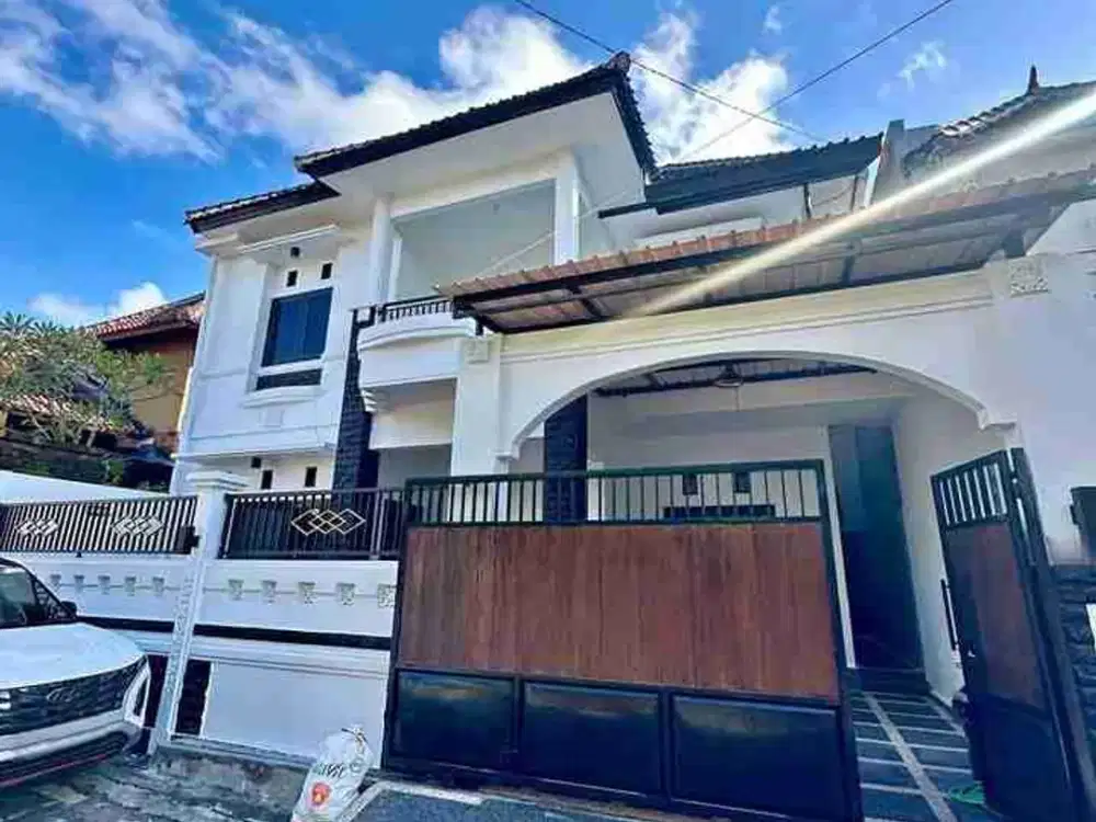 Dijual Rumah Mewah 2 Lantai 
Kondisi Terawat & siap huni 
Lokasi Jl Tangkuban Perahu