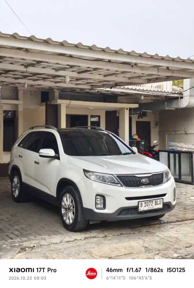 KIA SORENTO 2.4 BENSIN AT LOW KM