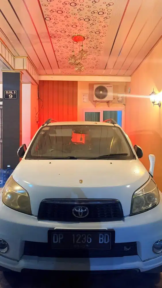 Dijual Mobil Rush Putih