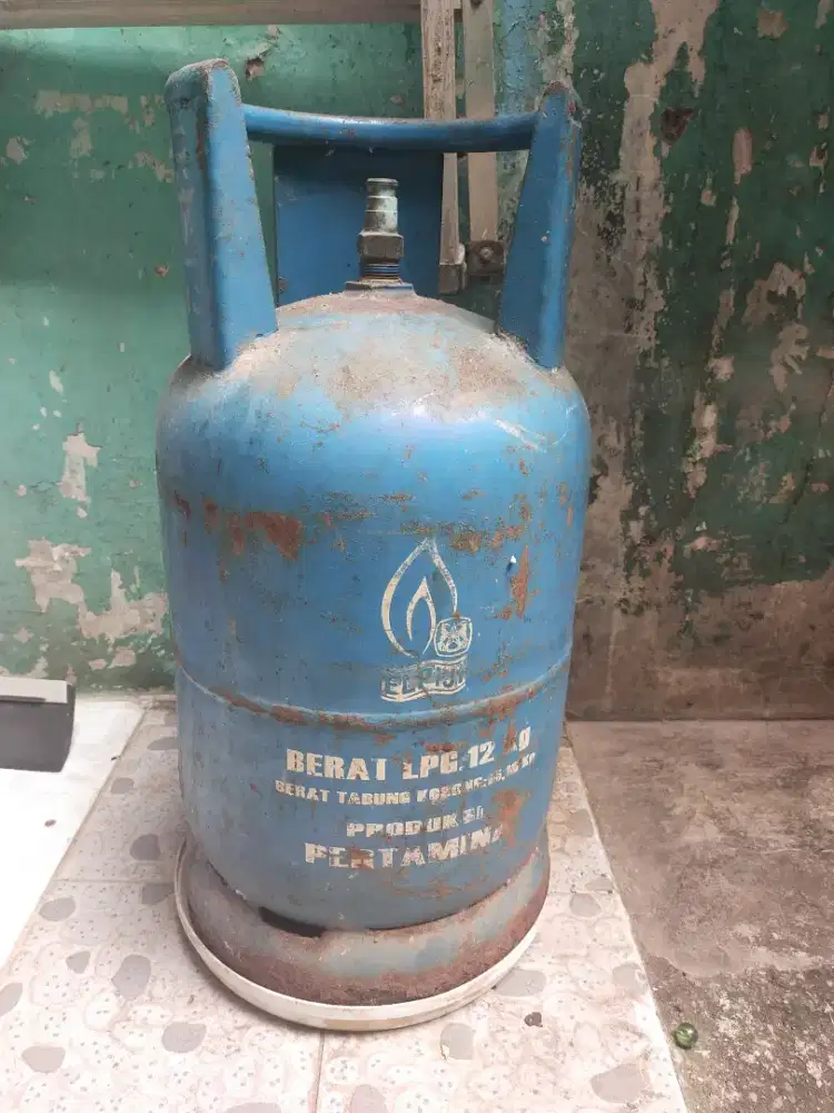 Bismillahirrahmanirrahim dijual tabung gas elpiji ukuran 12kg