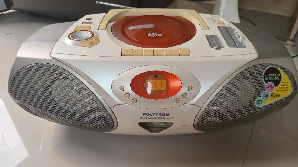 Radio casete recorder
