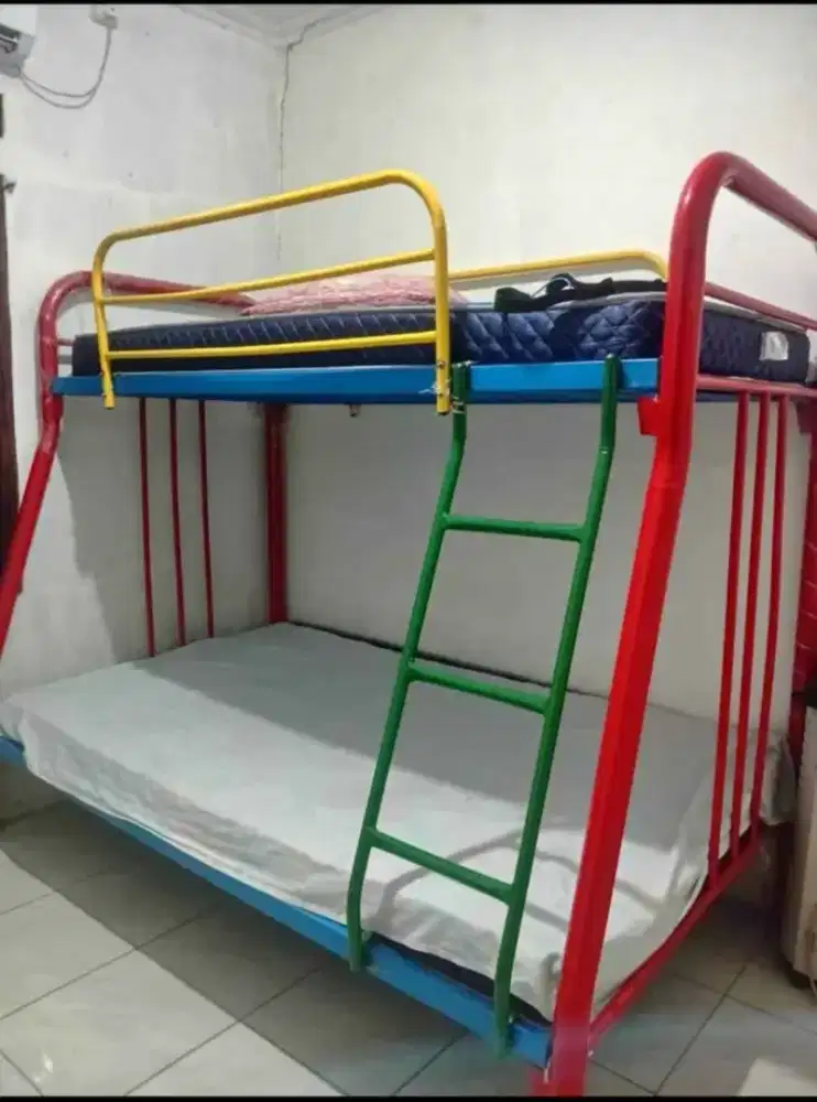 Kasur Besi Tingkat