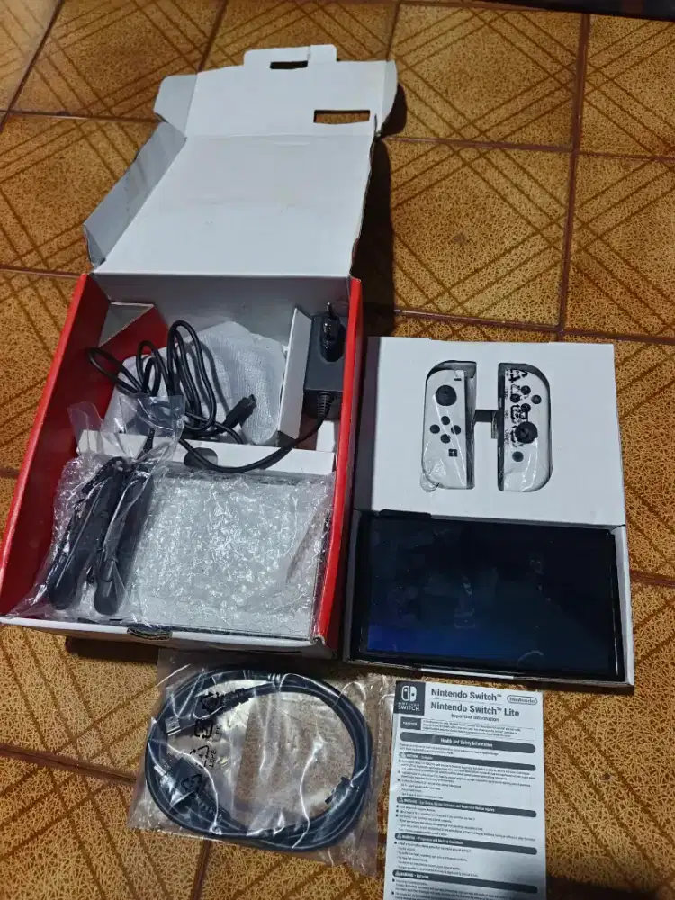 Nintendo Switch OLED Duaal Booth 256 Gb