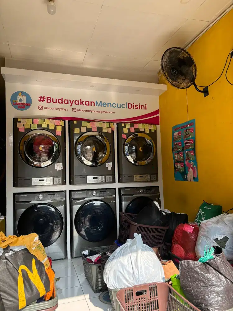 DIBUTUHKAN Kurir Laundry & Setrika/Gosok (Freelance)