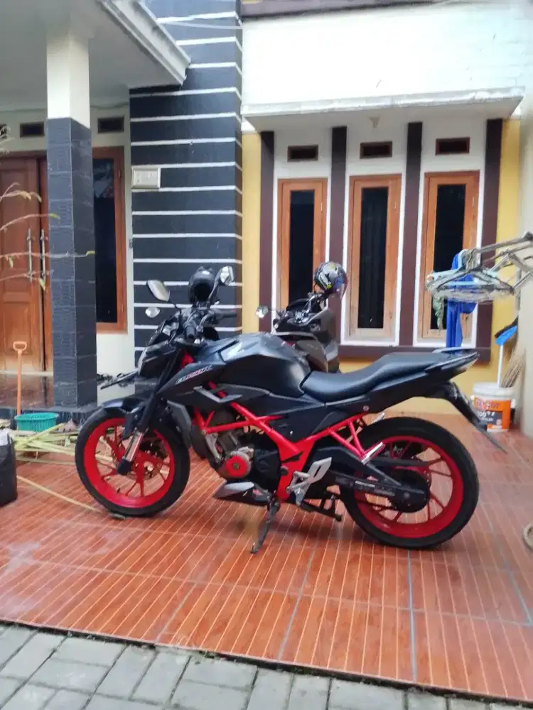 CB 150R STREETFIRE