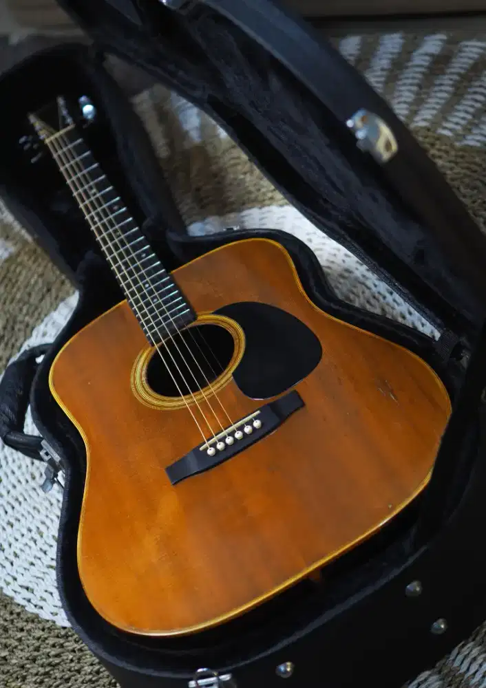 Gitar Akustik Vintage