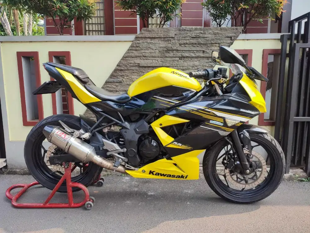 Ninja 250 cc mono 2015 yellow