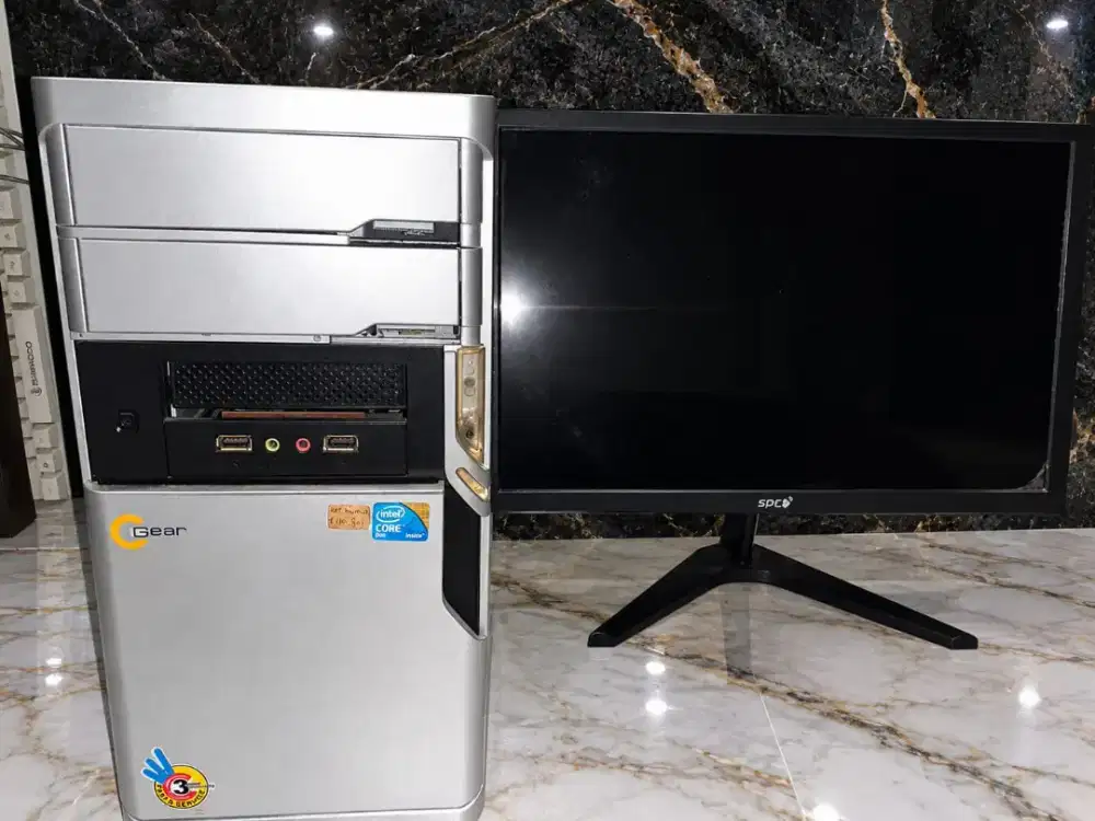 Dijual PC+monitor kondisi normal