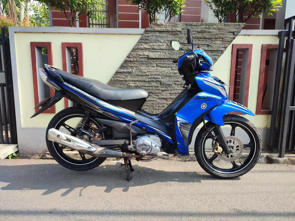 Jupiter Z1 tahun 2013 biru