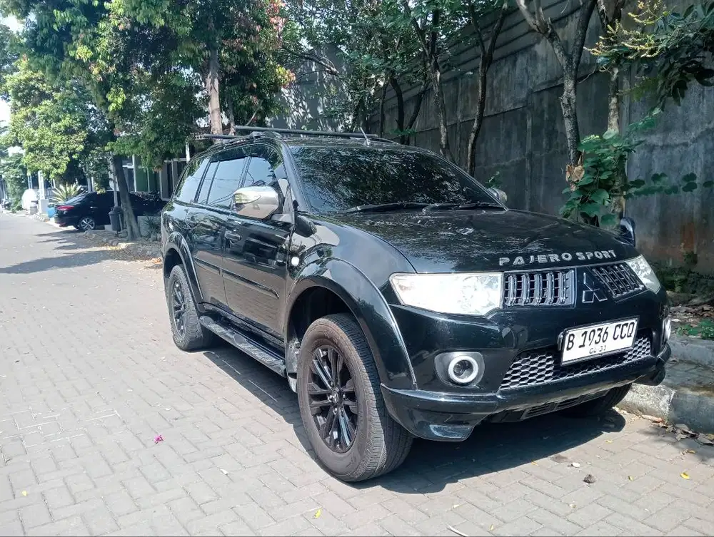 Dijual  Pajero Sport Exceed 2009 black