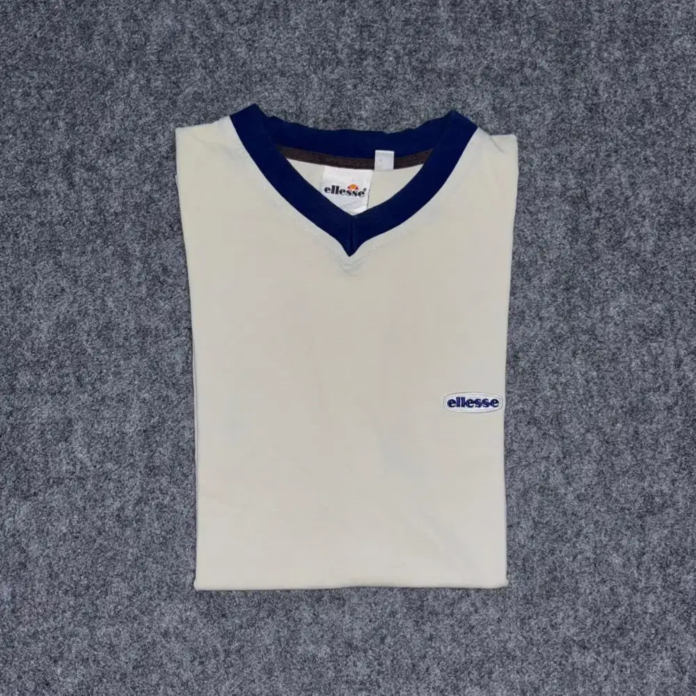 Kaos Ellesse Logo Bordir Lengan Pendek