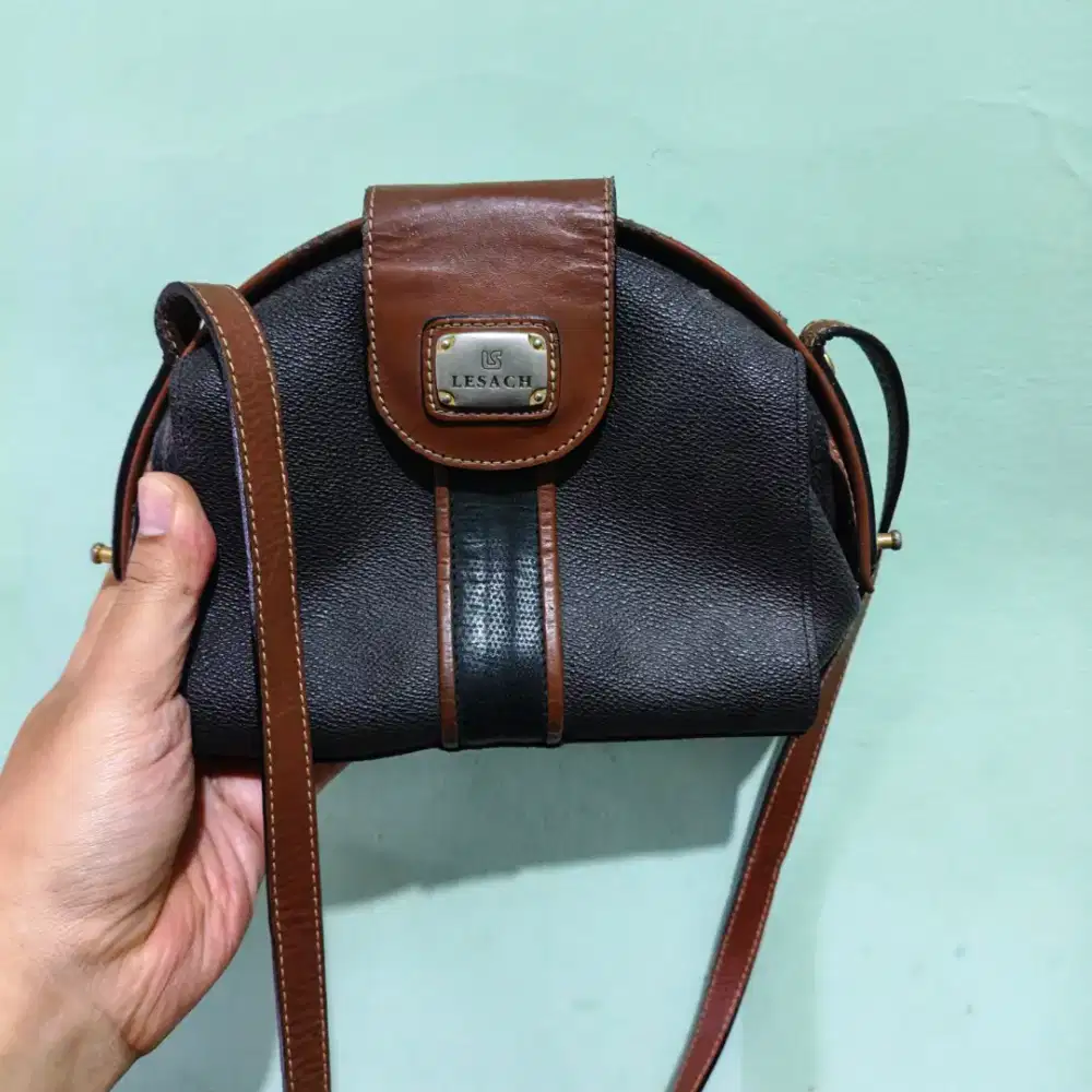 Tas Selempang Wanita Lesach Vintage Style