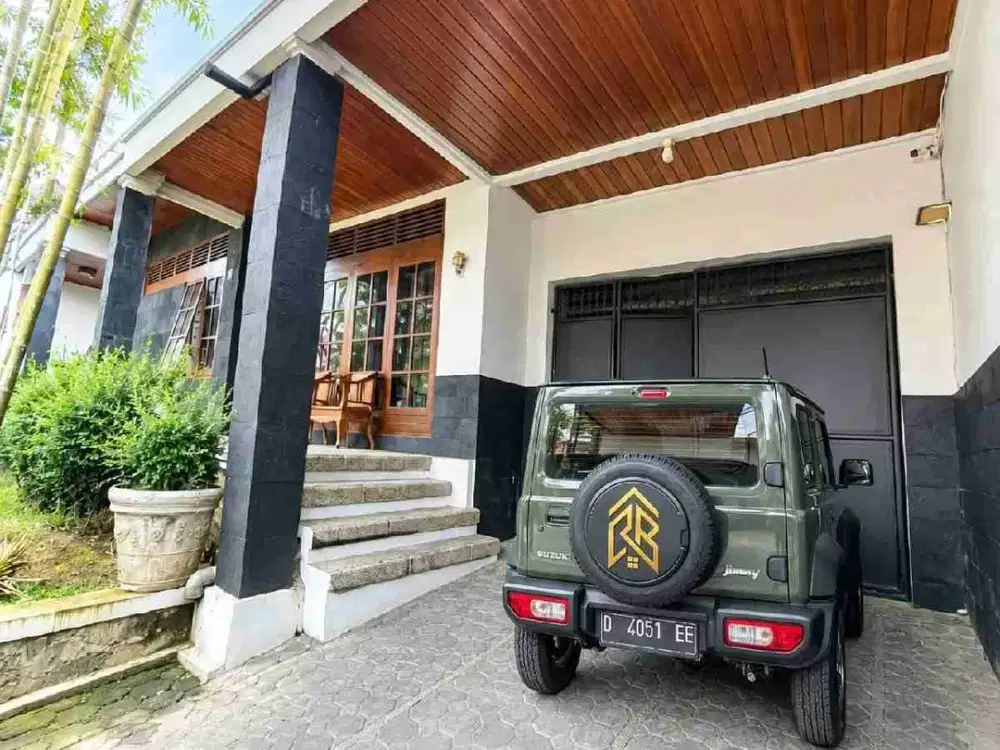Dijual Cepat Rumah lama Terawat dikawasan Asri Cigadung Dekat Gedung sate Kota Bandung
