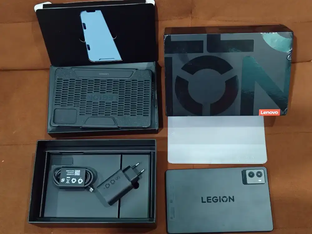 Lenovo Legion Tab 8.8 inc ram 16 internal 512 lengkap resmi like new