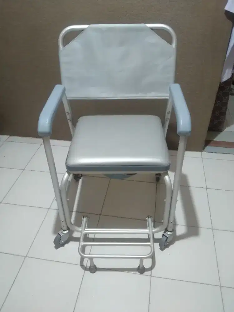 kursi roda BAB GALENA