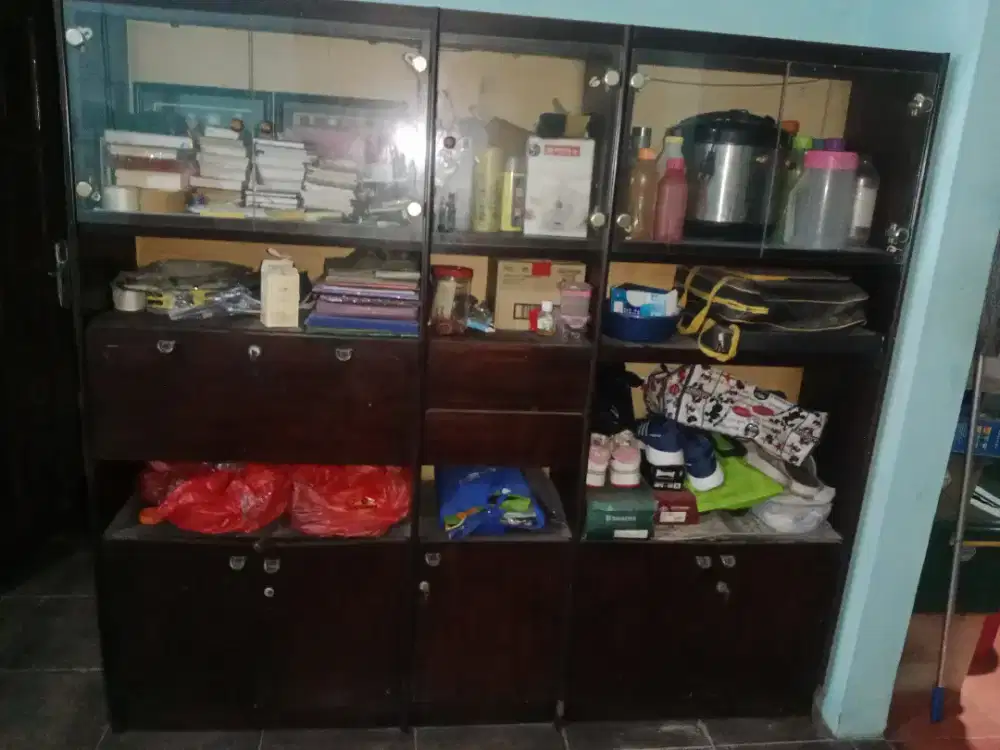 Lemari/buffet jati