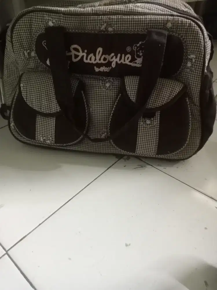 Tas bayi dialogue