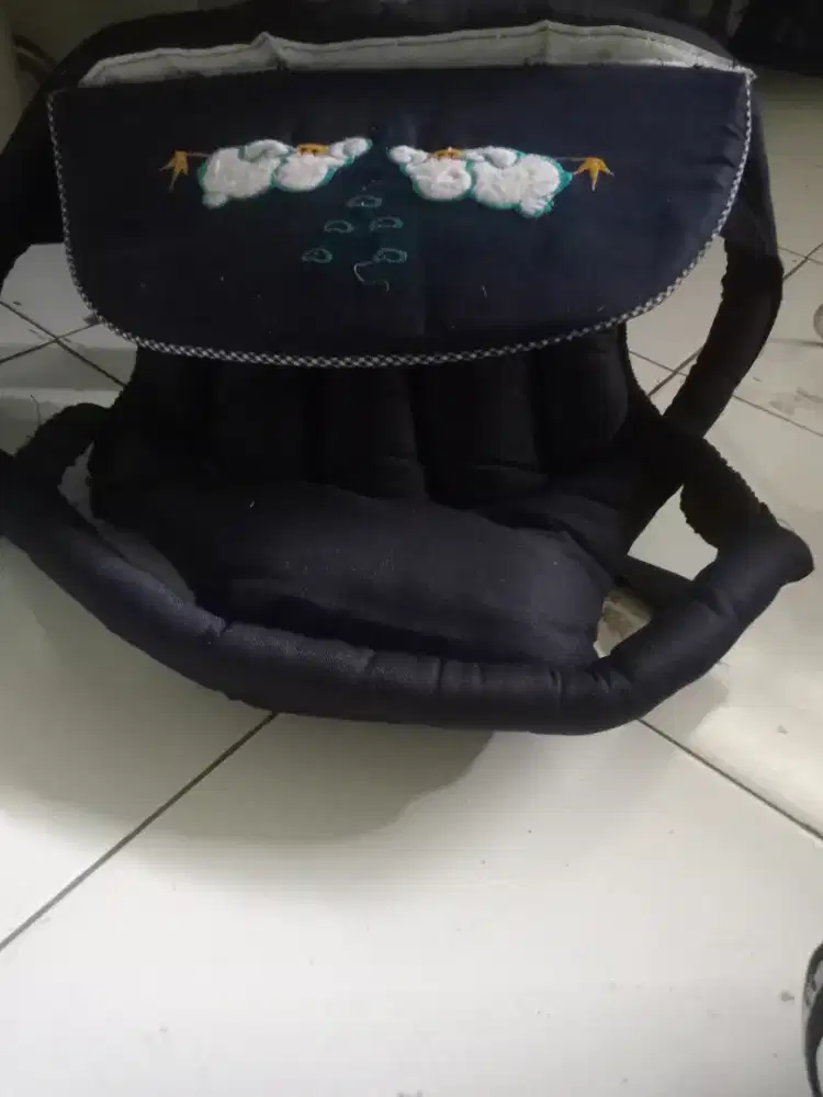 Gendongan bayi navy