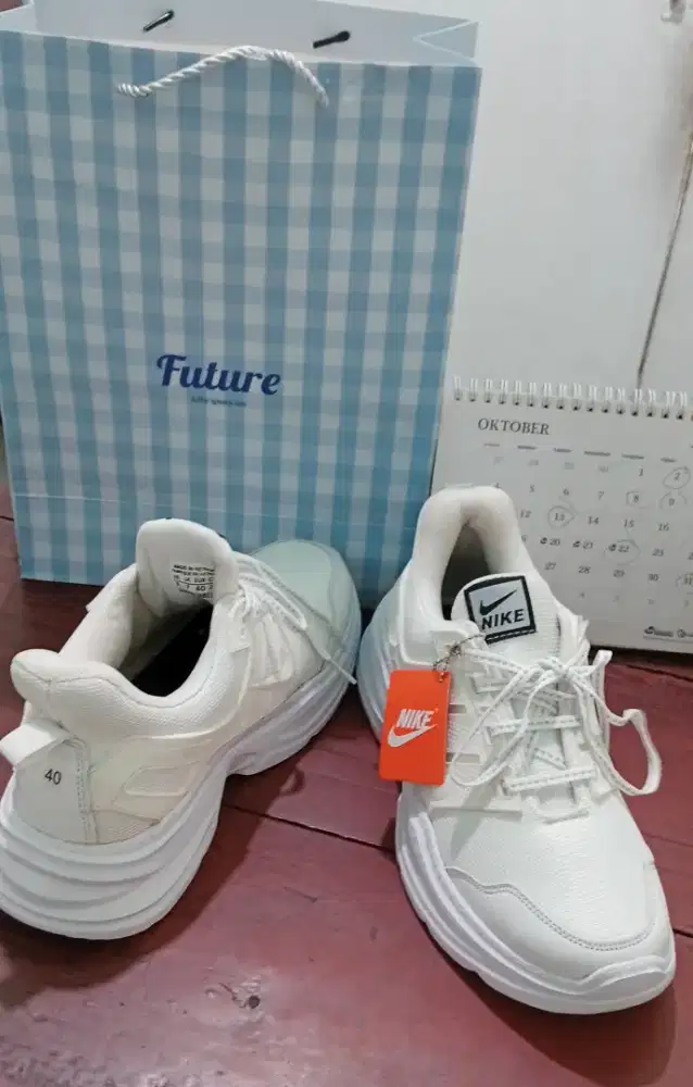 Sepatu putih cewek / cowok size 40