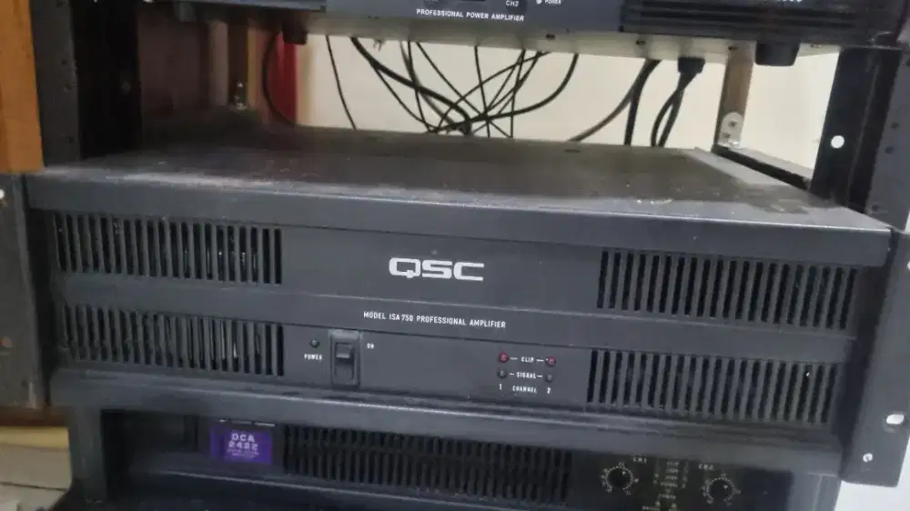 Power amplifire QSC ISA 750