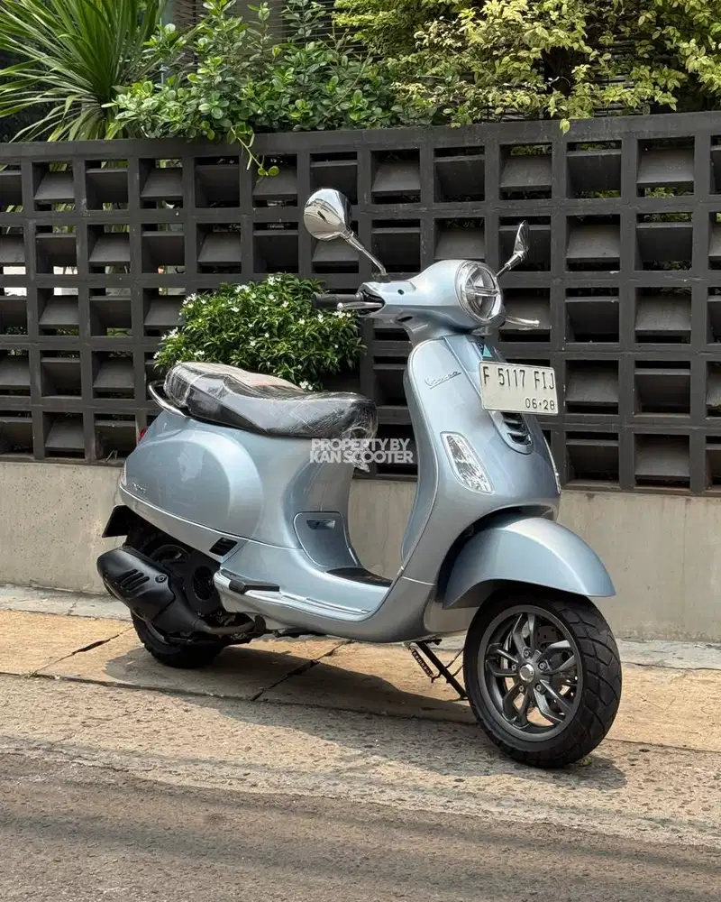 JUAL MURAH VESPA LX 125 iGET FACELIFT 2023 MULUS