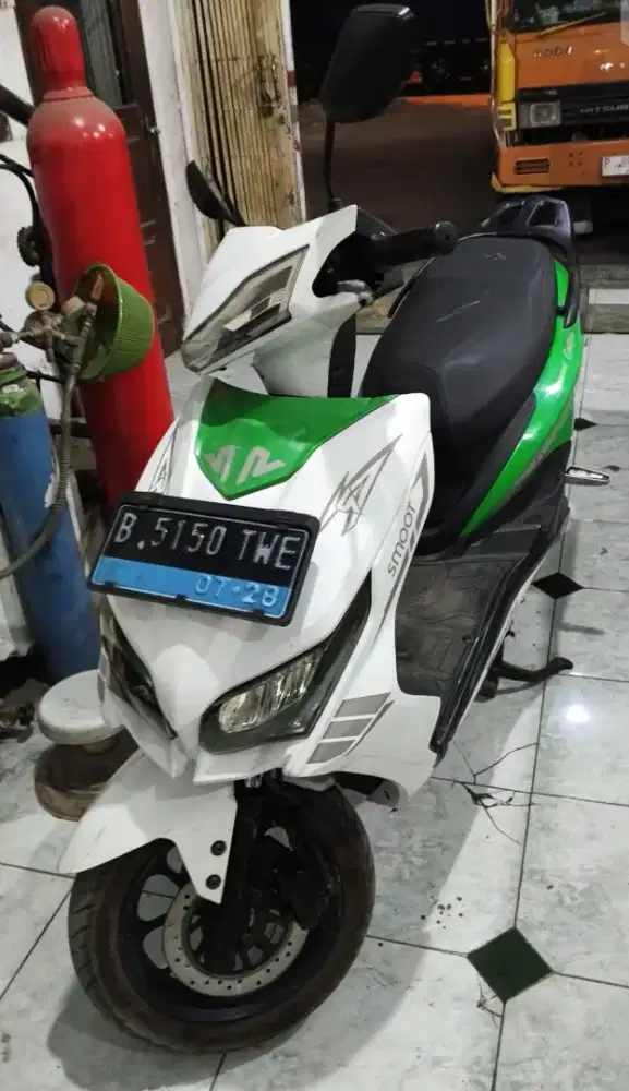 Motor listrik smooth tempur nego alus batrai swap surat lengkap