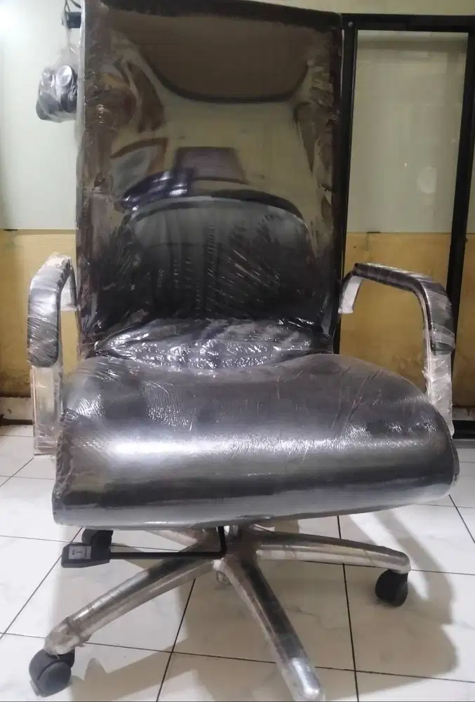 Kursi direktur dan kursi gaming
