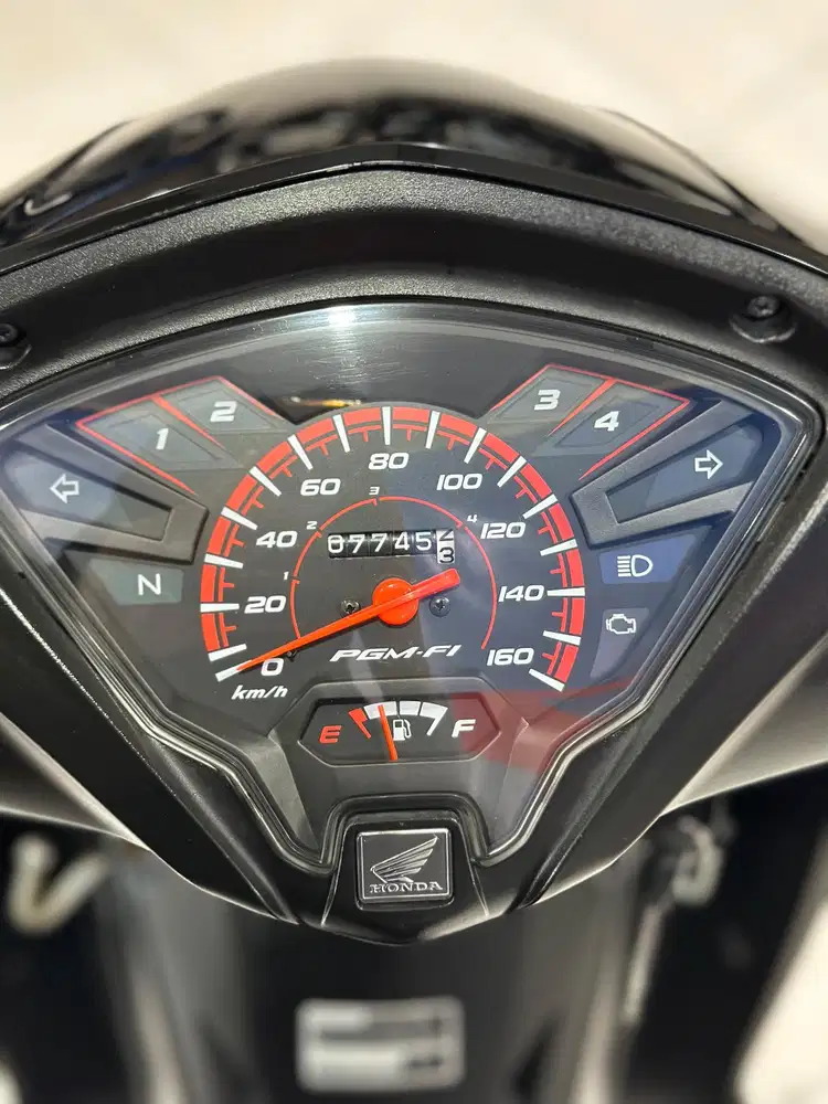 Honda Revo X Fi 110cc Tahun* 2022 Km 7Rb Anugerah Motor Pucang