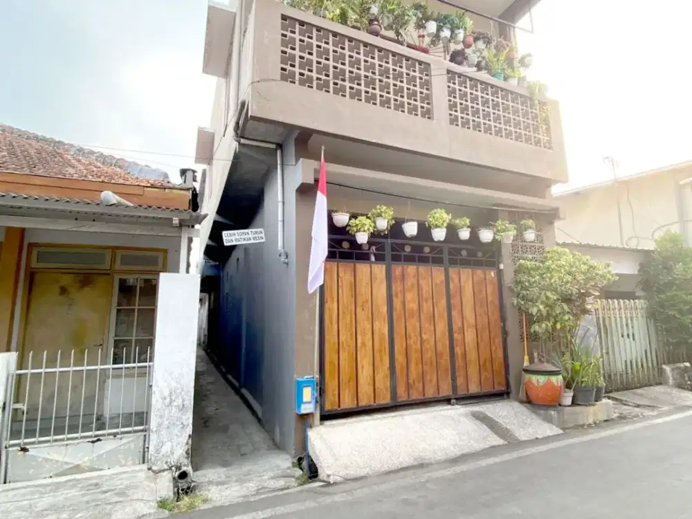 Rumah 2 Lantai Hunian Terawat Nyaman Daerah Sungai-Sungai Malang