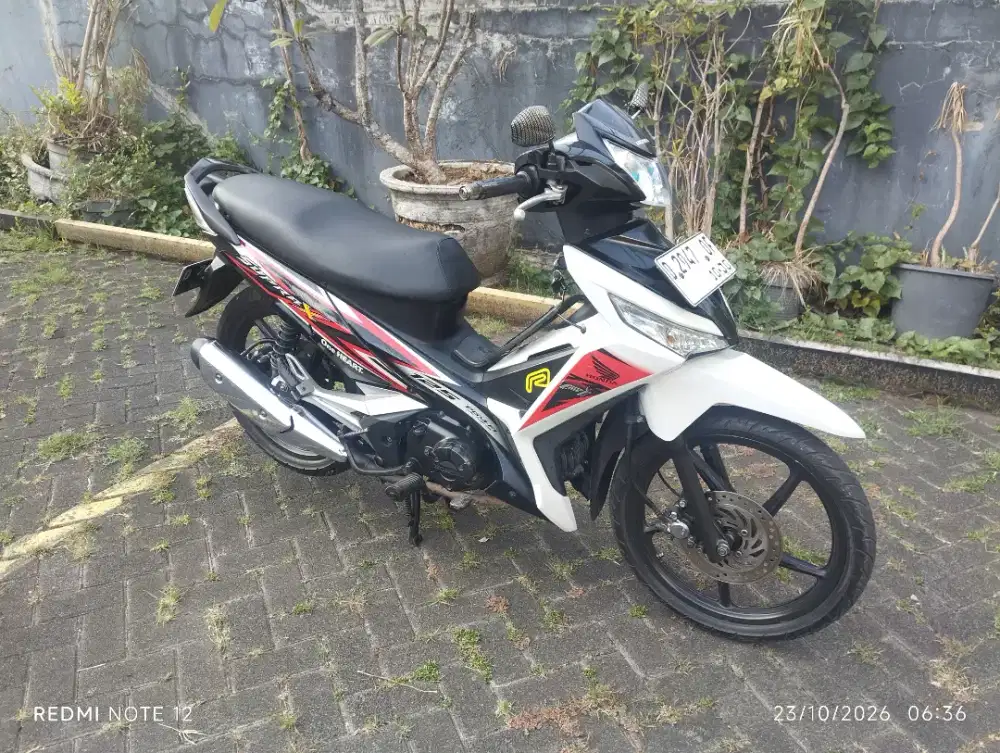 Supra x 125 FI tahun 2015
