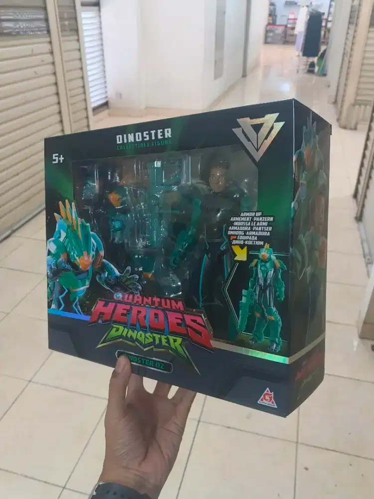 Quantum Heroes Dinoster OZ green raptor action figure