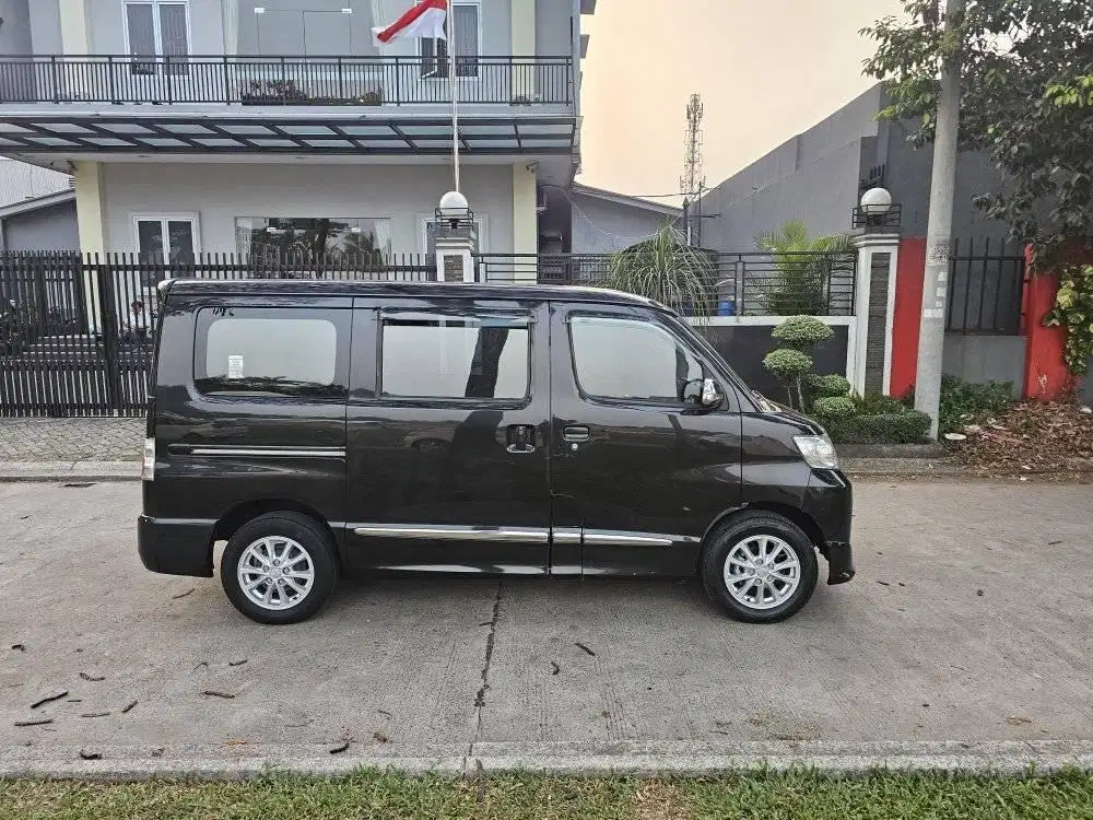 Daihatsu Luxio X MT 2022