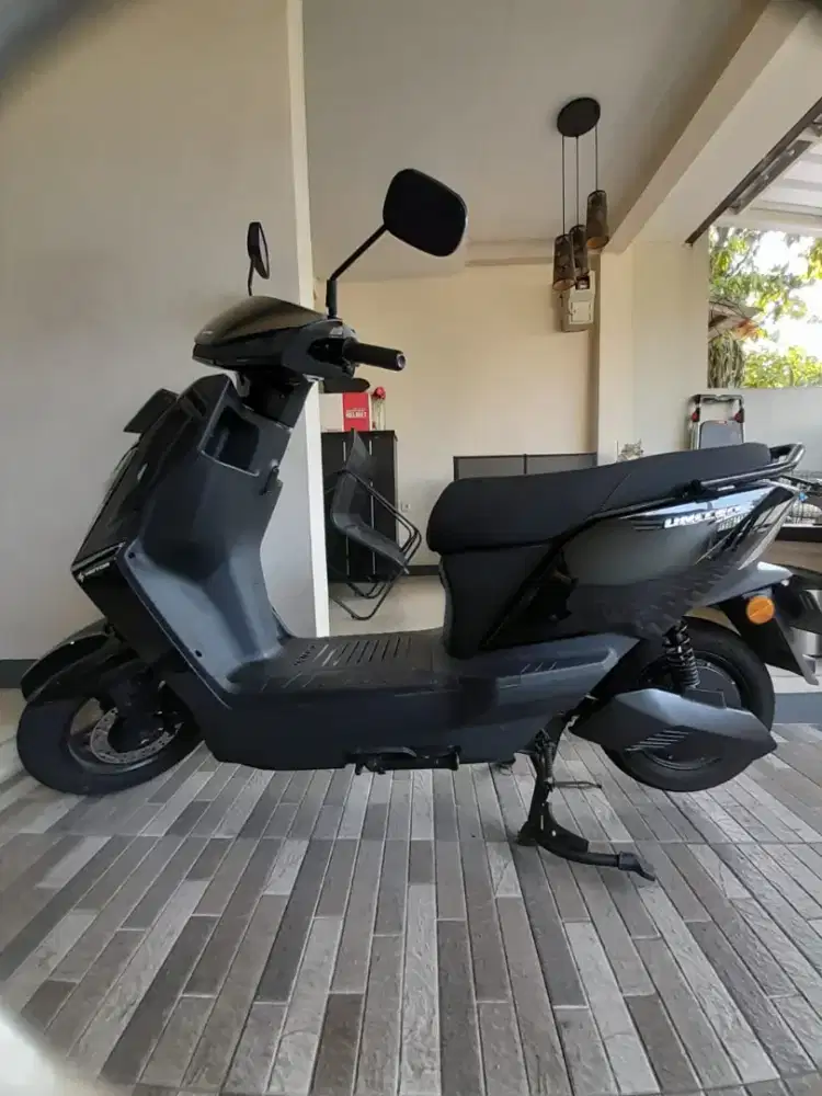 Jual Motor Listrik United MX1200 Tahun 2024 (Hitam Istimewa)