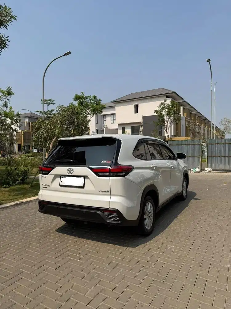 Toyota Innova Zenix G Hybrid 2023 Tangan Pertama