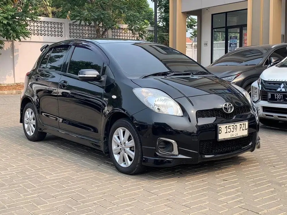 KM Antik 42rb Yaris 1.5 E AT 2013 Pajak Panjang Mulus Terawat