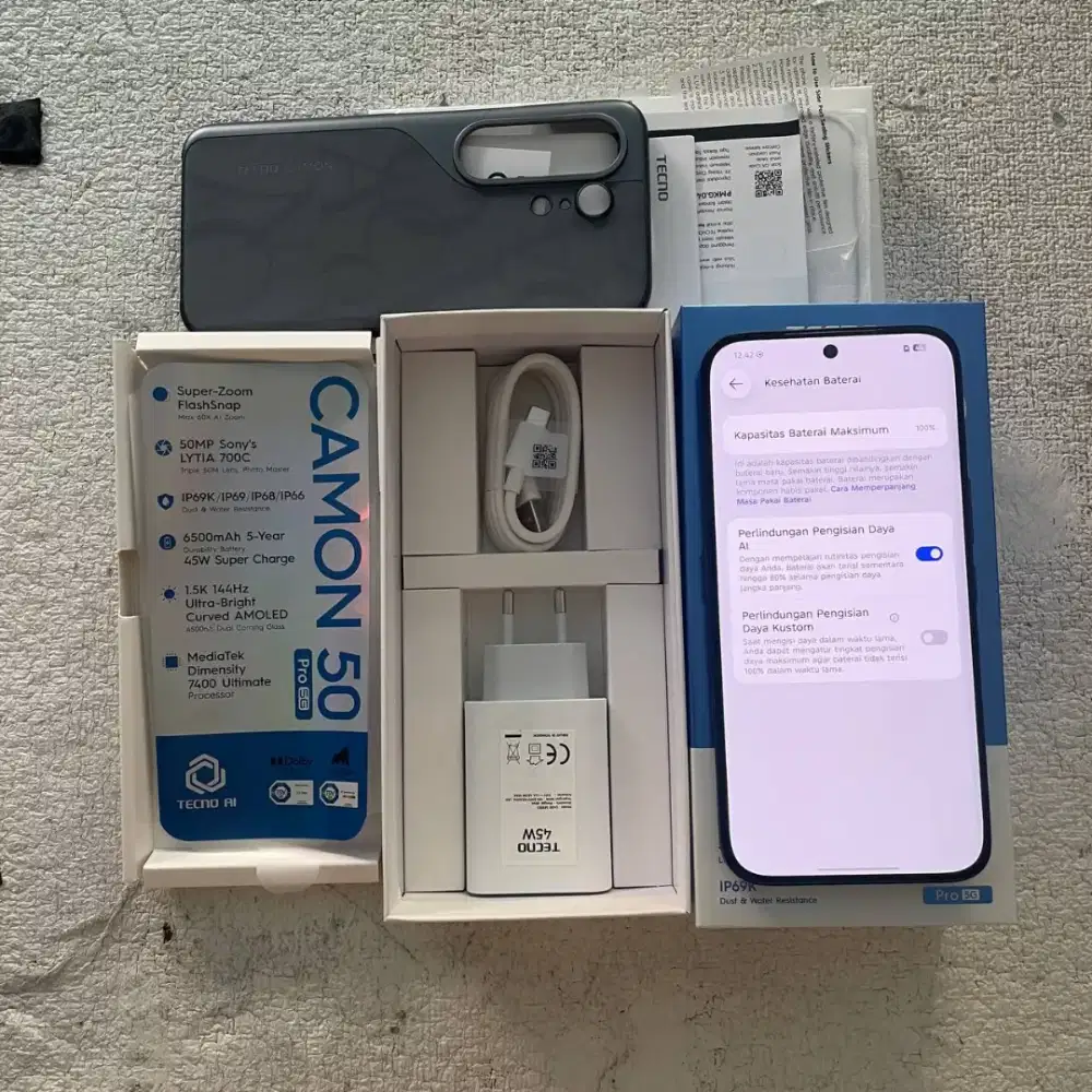 Tecno Camon 50 Pro 5G Warna Hitam 8/256GB
